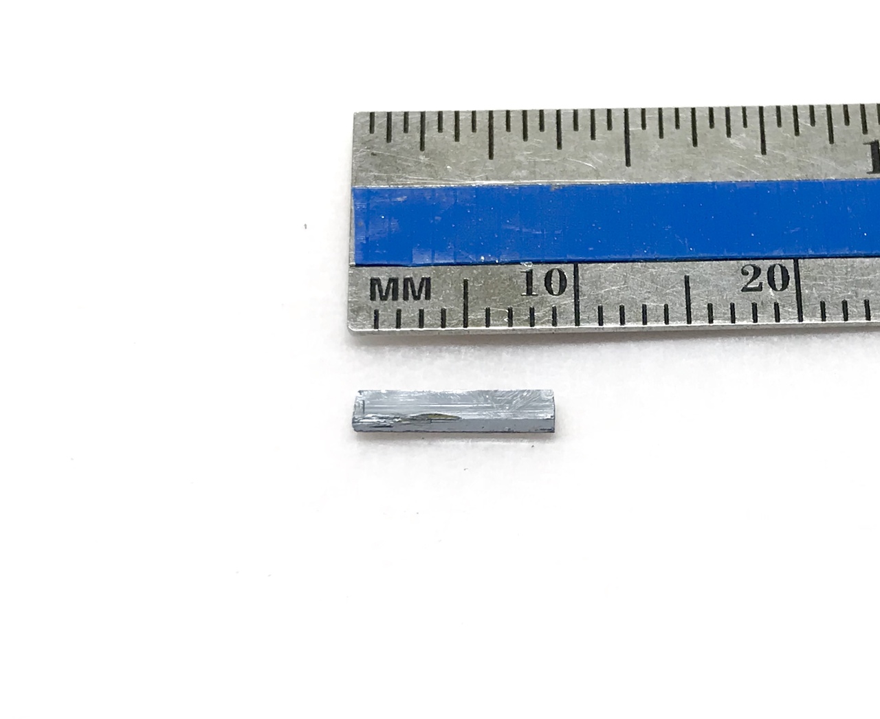InTe 碲化銦晶體 (Indium Telluride)